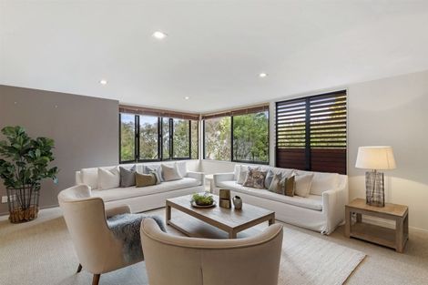 Photo of property in 2/71 Pupuke Road, Northcote, Auckland, 0627