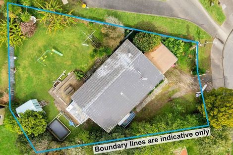 Photo of property in 8 Arde Place, Massey, Auckland, 0614