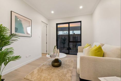 Photo of property in 32 Catalina Avenue, Rosehill, Papakura, 2113