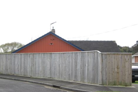 Photo of property in 2 Grenville Street, Marfell, New Plymouth, 4310