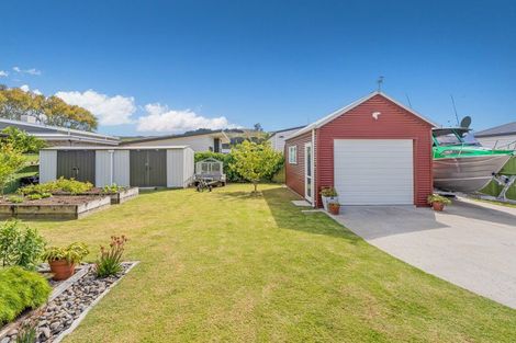 Photo of property in 24 Wells Place, Whitianga, 3510