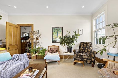 Photo of property in 15 Herald Terrace, Berhampore, Wellington, 6023