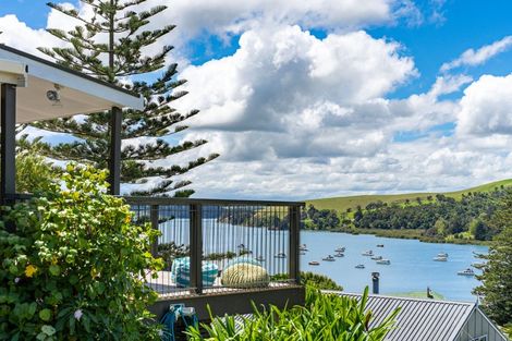 Photo of property in 14 Cliff Street, Pahi, Paparoa, 0571