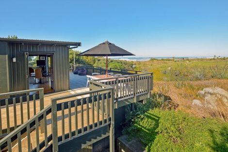 Photo of property in 138 Blue Pacific Parade, Riversdale Beach, Masterton, 5872