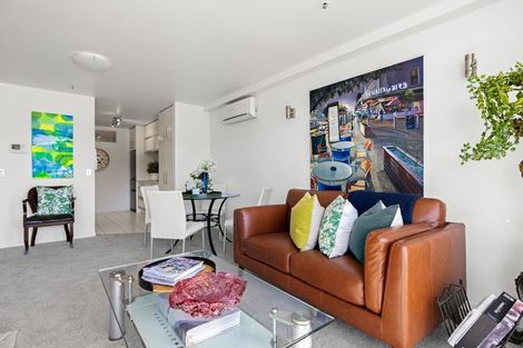 Photo of property in 10/74 Oriental Parade, Oriental Bay, Wellington, 6011