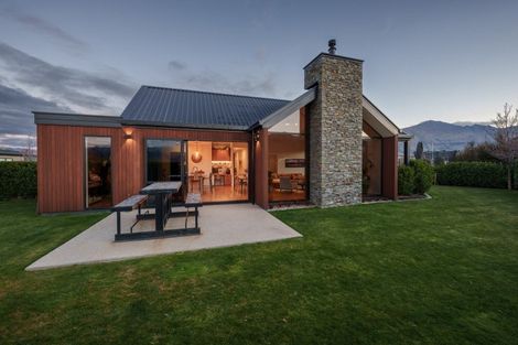 Photo of property in 5 Bull Ridge, Wanaka, 9305