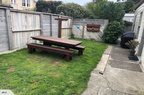 Photo of property in 31 Moir Street, Mount Victoria, Wellington, 6011