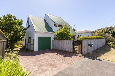 Photo of property in 44 Dale Road, Raumati South, Paraparaumu, 5032