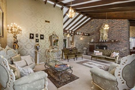 Photo of property in 2 Golf Road, Heretaunga, Upper Hutt, 5018