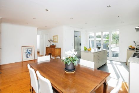 Photo of property in 16 Jamaica Place, Blockhouse Bay, Auckland, 0600