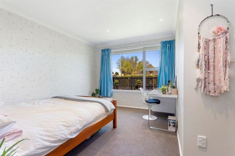 Photo of property in 2 Guinness Crescent, Ilam, Christchurch, 8041