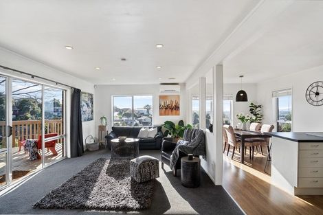 Photo of property in 43 Agincourt Street, Glenfield, Auckland, 0629