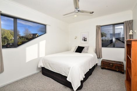 Photo of property in 4 Pampas Place, Western Heights, Hamilton, 3200