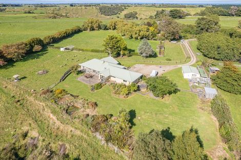 Photo of property in 16 Tokomaru Road West, Brunswick, Whanganui, 4571