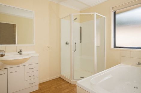 Photo of property in 29 Nimstedt Avenue, Oteha, Auckland, 0632