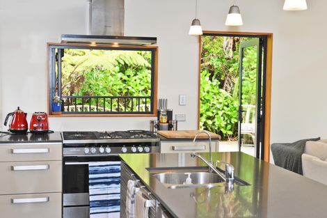 Photo of property in 11 Ferndale Drive, Snells Beach, 0920