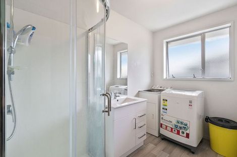 Photo of property in 2/8 Bowen Street, Upper Riccarton, Christchurch, 8041