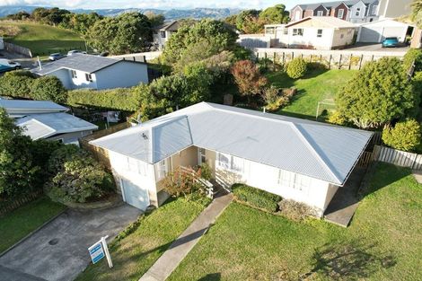 Photo of property in 3 Cleat Street, Whitby, Porirua, 5024