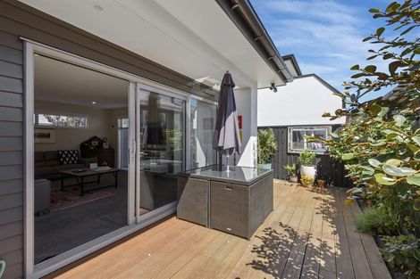Photo of property in 35a Hewitts Road, Merivale, Christchurch, 8014