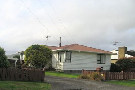 Photo of property in 6 Redwood Avenue, Tawa, Wellington, 5028