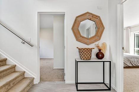 Photo of property in 17 Resolution Drive, Gulf Harbour, Whangaparaoa, 0930