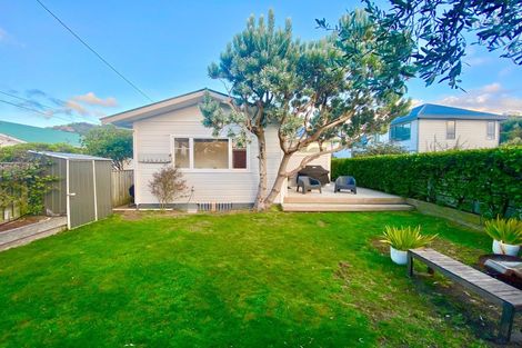 Photo of property in 59 Freyberg Street, Lyall Bay, Wellington, 6022