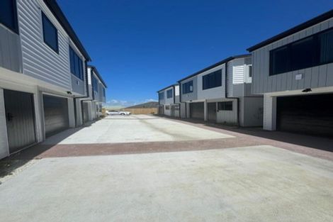 Photo of property in 35 Wai Iti Place, Clendon Park, Auckland, 2103