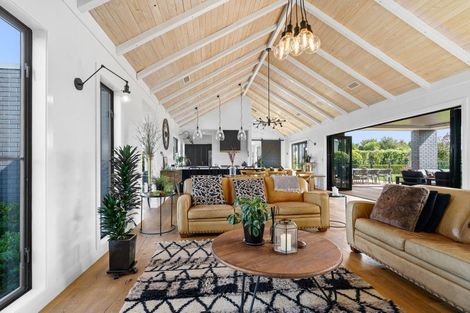 Photo of property in 3/45 Saint Kilda Road, Cambridge, 3434