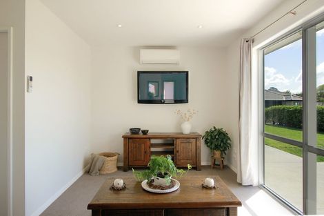 Photo of property in 23 Fairfax Crescent, Pyes Pa, Tauranga, 3112