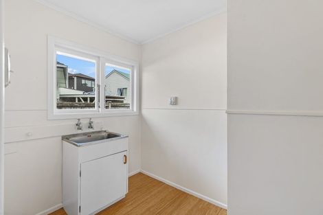Photo of property in 40 Vodanovich Road, Te Atatu South, Auckland, 0610