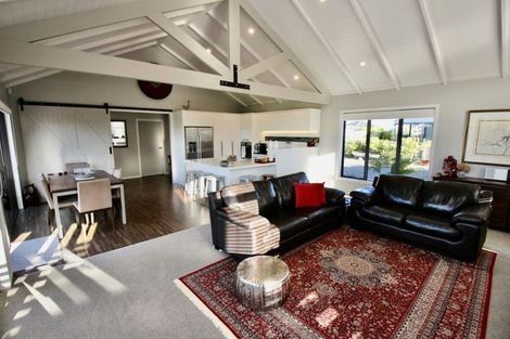 Photo of property in 18 Topping Place, Whitianga, 3510