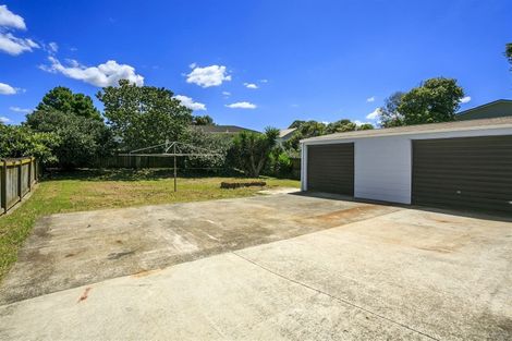 Photo of property in 18 Lendic Avenue, Henderson, Auckland, 0612