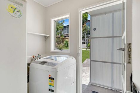 Photo of property in 10 Glucina Place, Glen Eden, Auckland, 0602