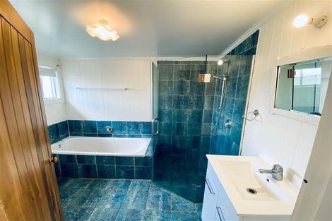 Photo of property in 5 Capitol Road, Matakatia, Whangaparaoa, 0930