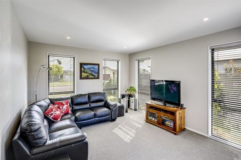 Photo of property in 16 Kapiti Drive, Poraiti, Napier, 4112