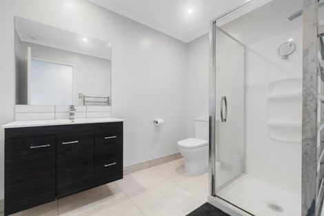 Photo of property in 4 Nohoanga Road, Karaka, Papakura, 2113