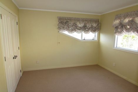 Photo of property in 1/36 Whiting Grove, West Harbour, Auckland, 0618
