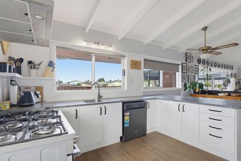 Photo of property in 201 Chartwell Avenue, Whangamata, 3620