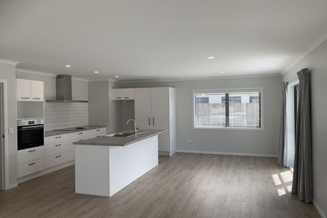 Photo of property in 4 Kingi Te Ahoaho Place, Otaki, 5512