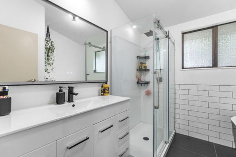 Photo of property in 14 Cumberland Crescent, Welcome Bay, Tauranga, 3112