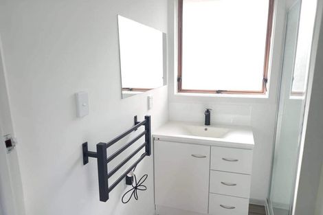 Photo of property in 2/26 Fitzwater Place, Henderson, Auckland, 0612