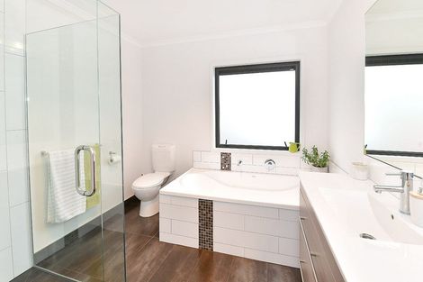 Photo of property in 27 The Circle, Manly, Whangaparaoa, 0930