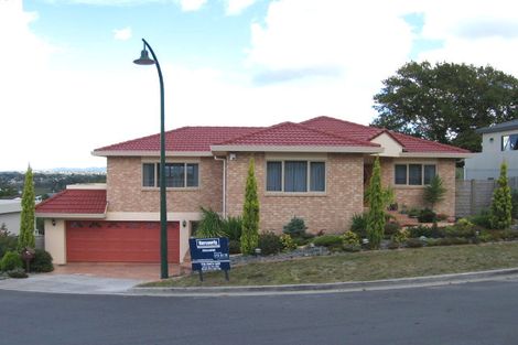 Photo of property in 16 Graceview Way, West Harbour, Auckland, 0618