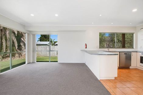Photo of property in 2/112 Parkhurst Road, Parakai, 0830