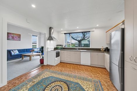 Photo of property in 65 Wilson Street, Hawera, 4610