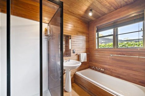 Photo of property in Lowry Cottage, 425 Fergusson Drive, Heretaunga, Upper Hutt, 5018