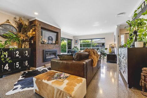 Photo of property in 10 Cooke Farm Grove, Waiwhakaiho, New Plymouth, 4312