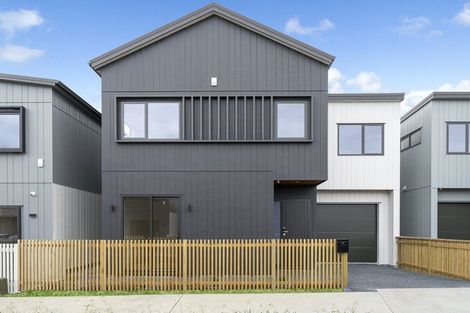 Photo of property in 35 Taipahitini Road, Rosehill, 2113