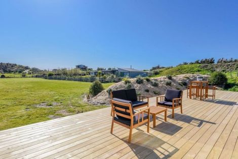 Photo of property in 42a Strathnaver Drive, Waikawa Beach, Manakau, 5573