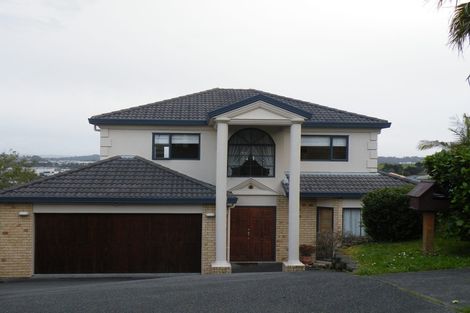 Photo of property in 6 Cricklade Terrace, Windsor Park, Auckland, 0632